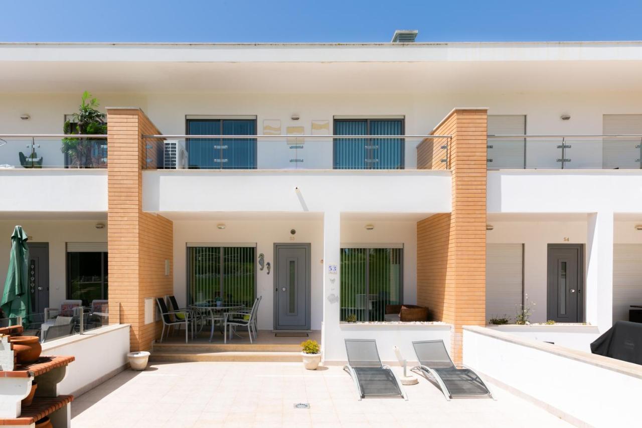 Sunny Villa Facing The Swimming Pool Fontainhas  Exterior photo